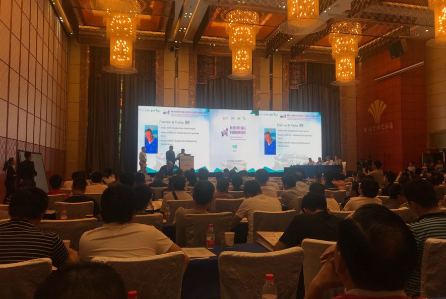 Cirurgião Brasileiro Apresenta Trabalho em Congresso na China